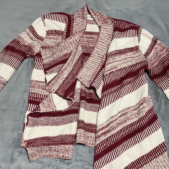 Red and white stripped Cardigan - Picture 2 of 3